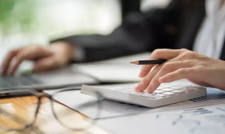 liczenie na&nbsp;kalkulatorze