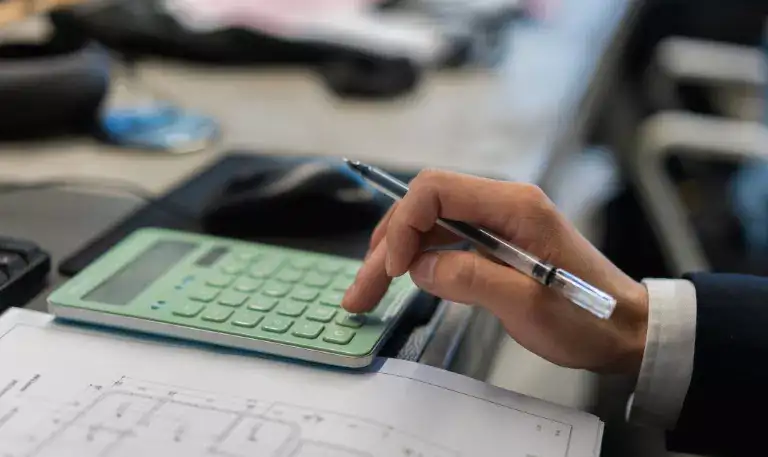 korzystanie z&nbsp;kalkulatora